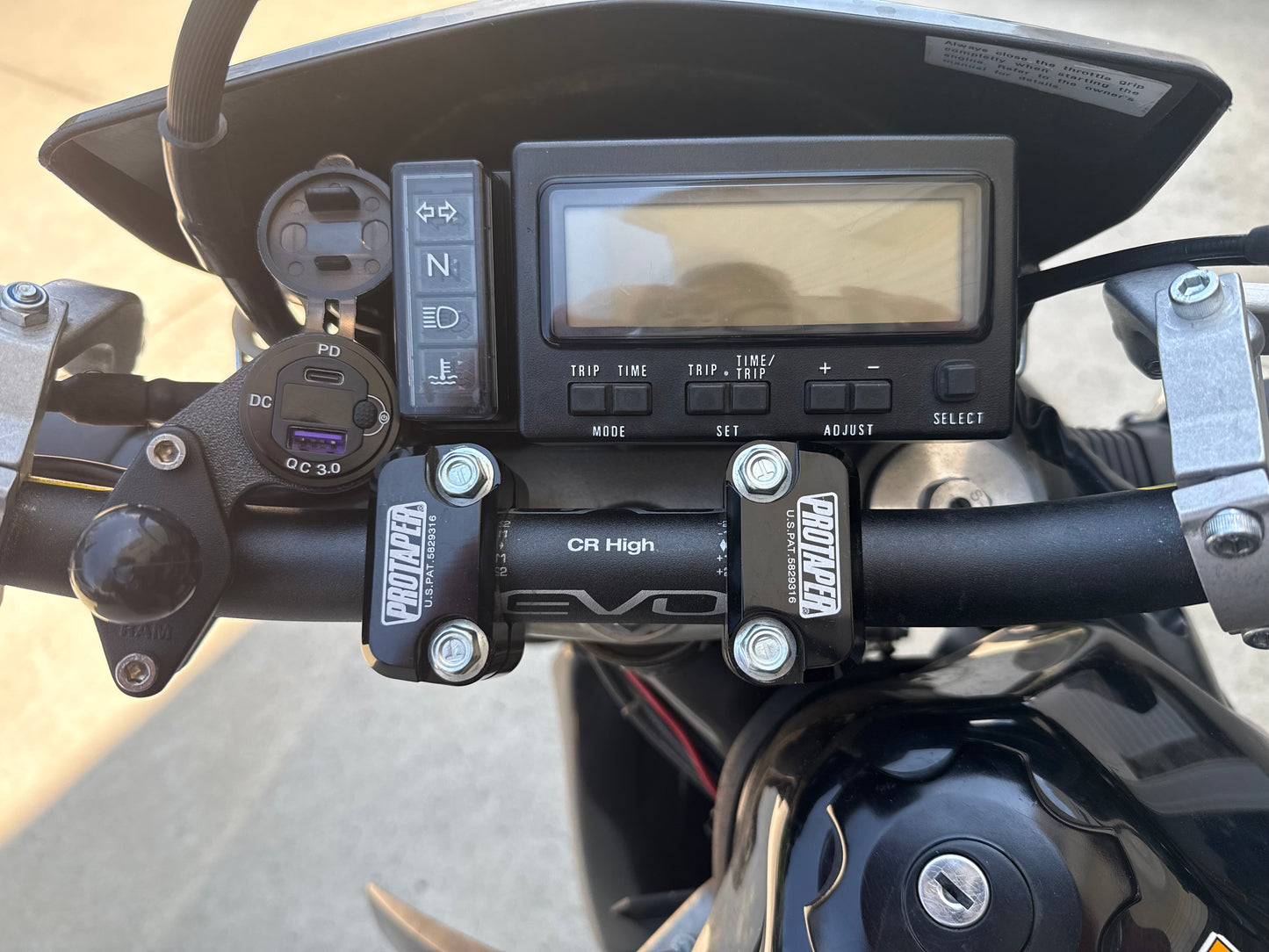 Universal RAM Mount w/ USB Ports, 12V, or Powerlet