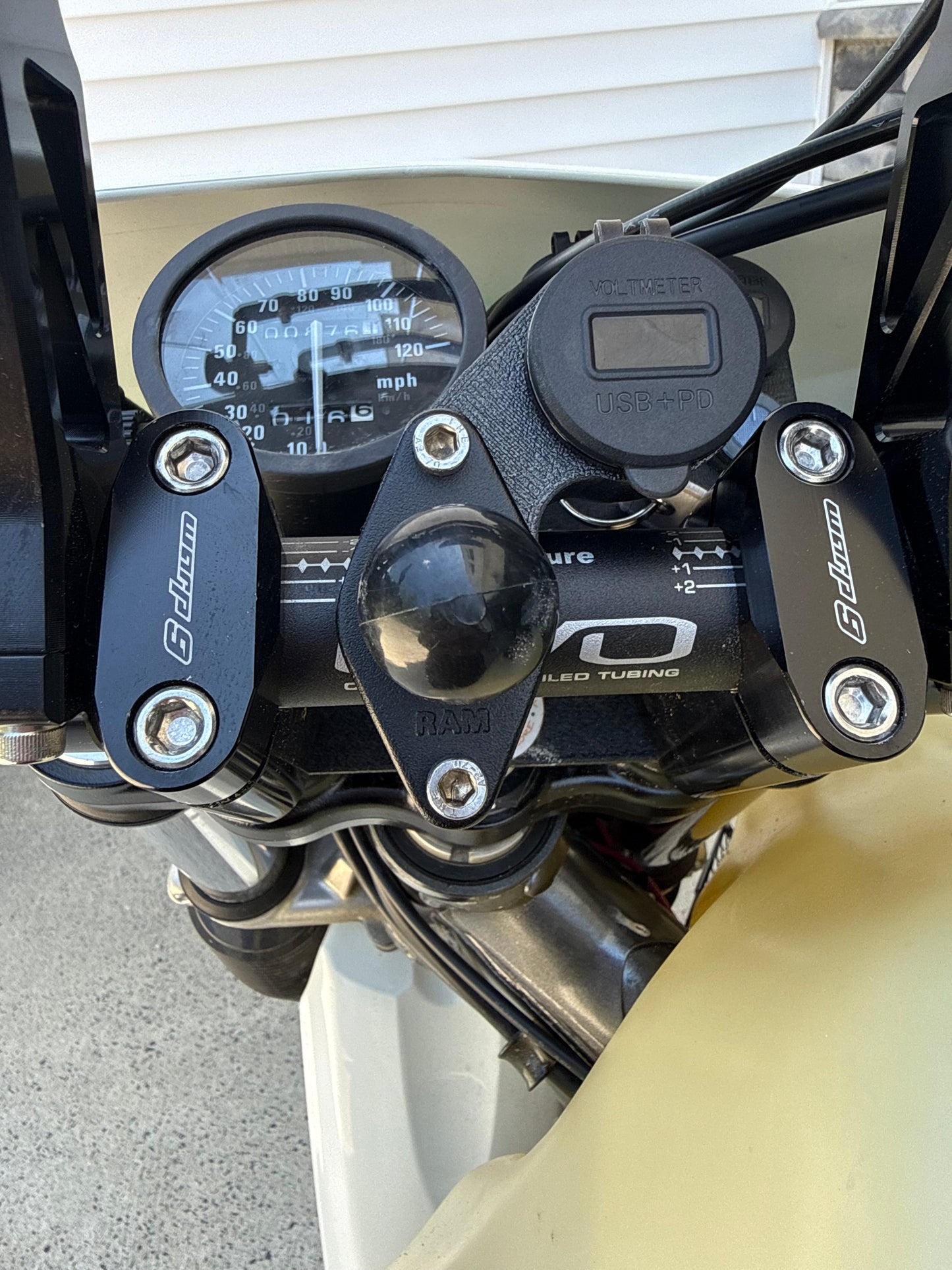 Universal RAM Mount w/ USB Ports, 12V, or Powerlet
